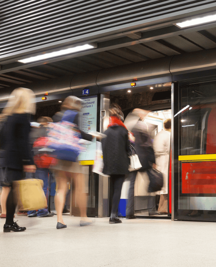 Automatisierte Bahnsteigtüren und Zugsicherungssysteme als Referenzprojekt für hochzuverlässige Bahnelektronik