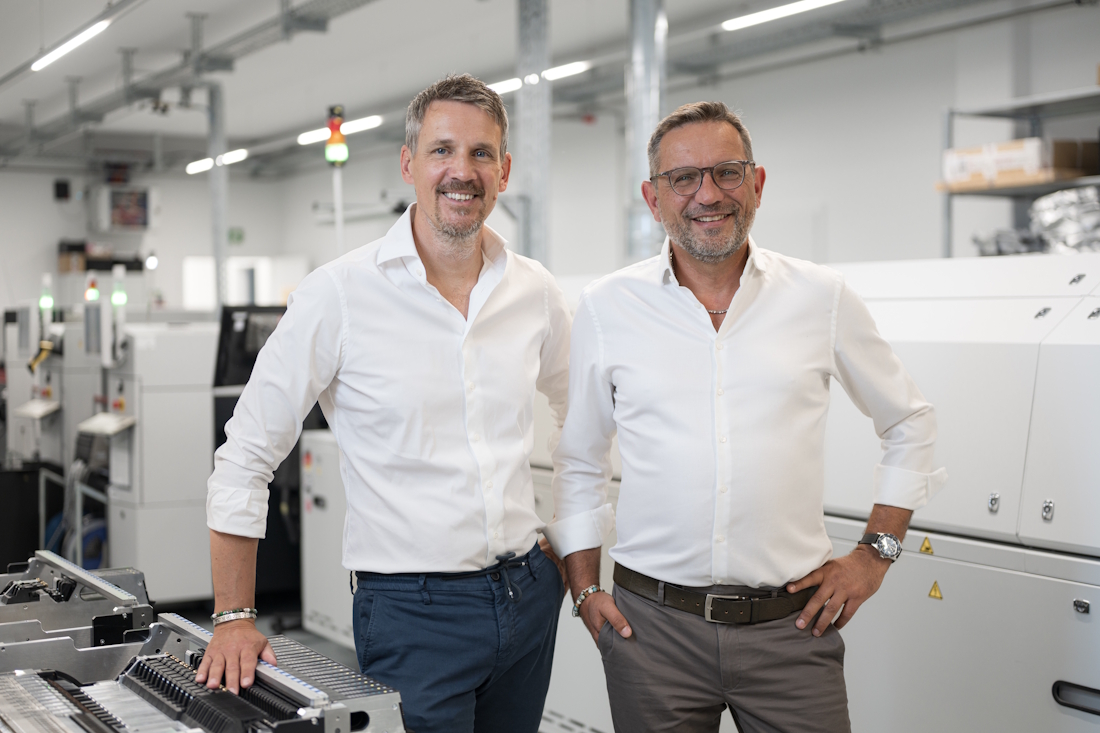 Geschäftsführung LEDtronix Hendrik Ohm und Jörg Urso, Geschäftsführung LEDtronix in der Produktion