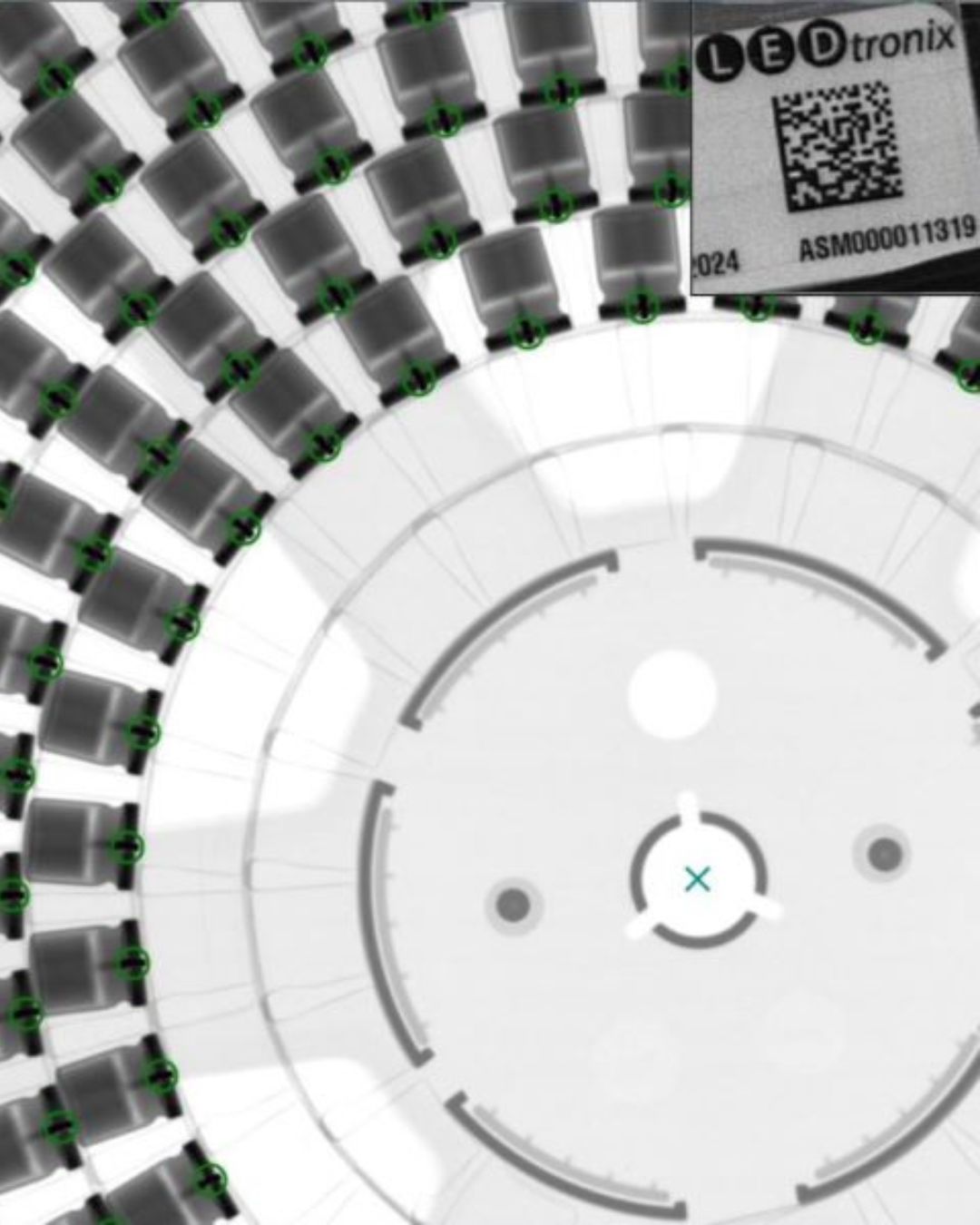 Der Nordson DAGE Assure Röntgen-Bauteilzähler zur stückgenauen und berührungslosen Bestandsermittlung in der digitalen Materialwirtschaft von LEDtronix.